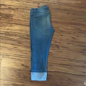 JOE’s cropped jeans.